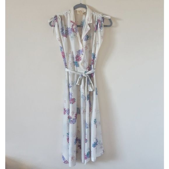 Vintage Dresses & Skirts - Vintage White Floral Sleeveless Dress